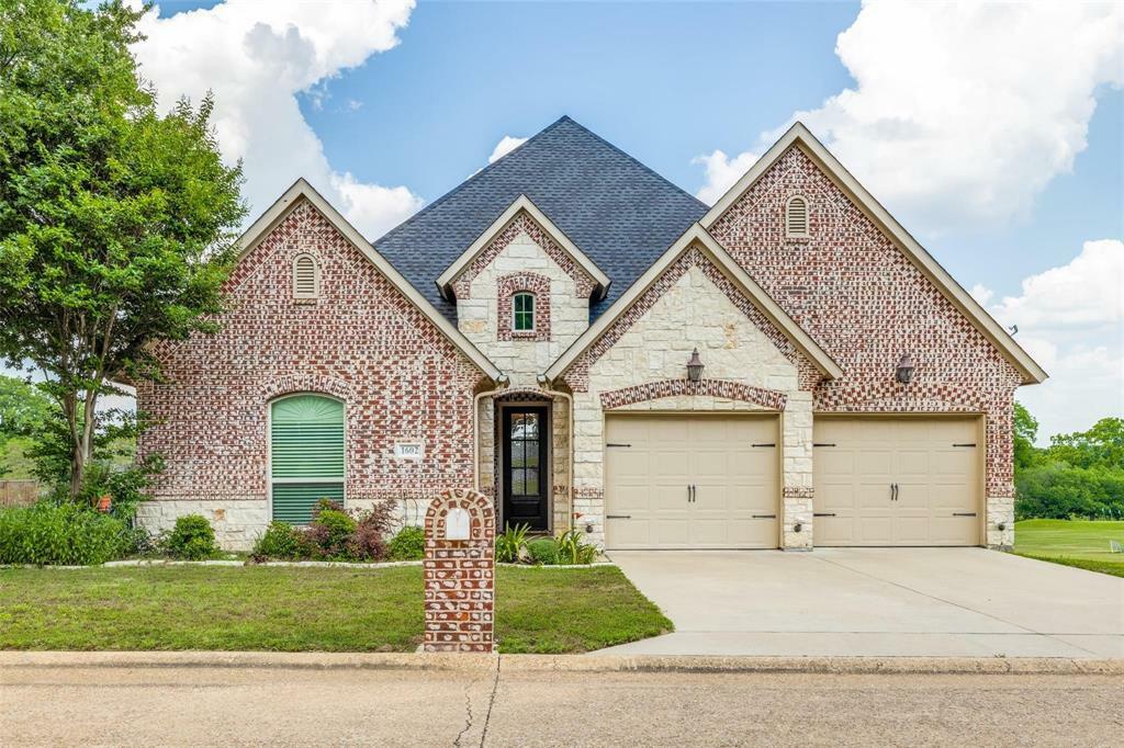Property Photo: 1602 Mai Avenue TX 75115