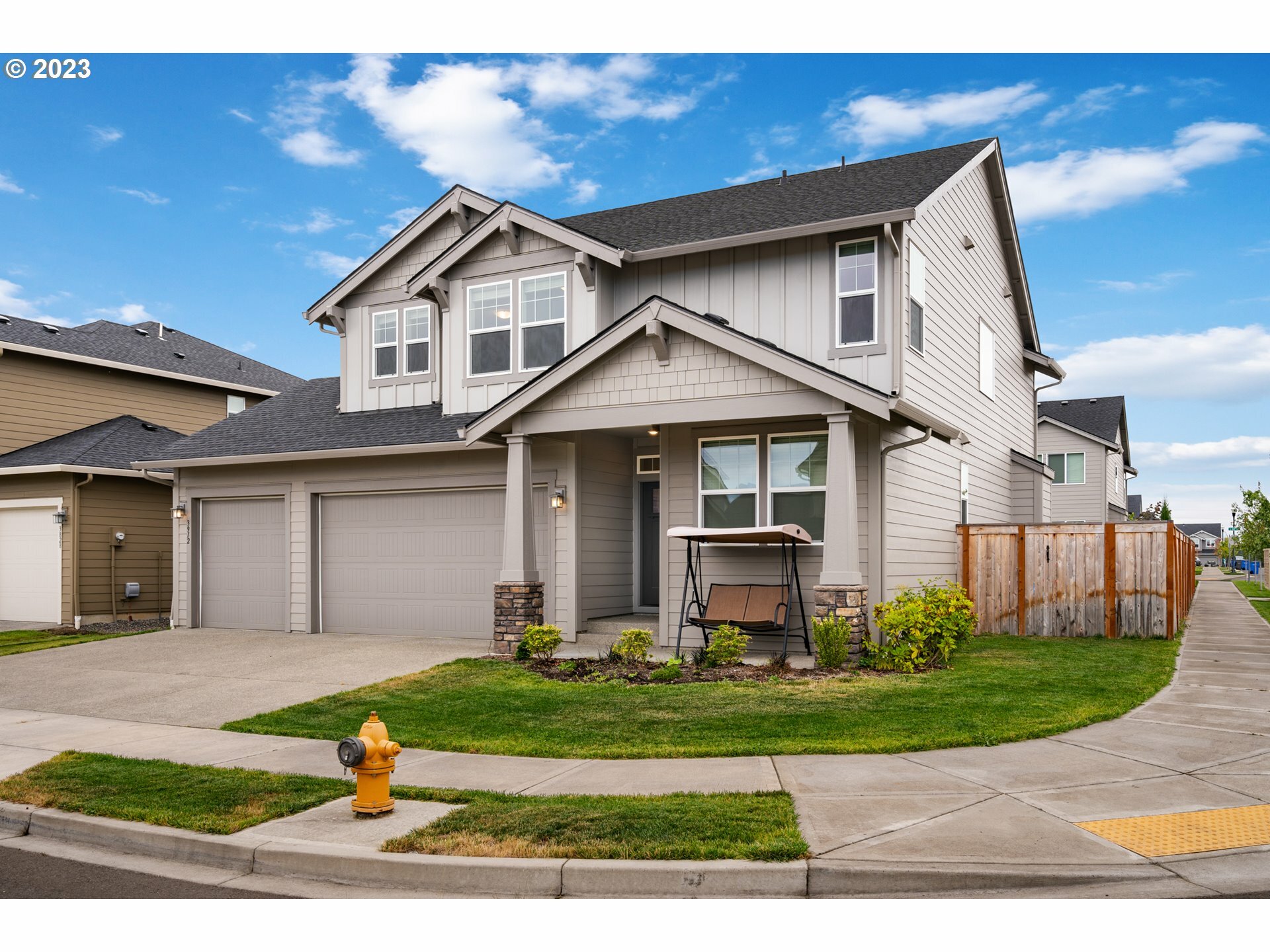 Property Photo: 3912 S 41st Pl WA 98642