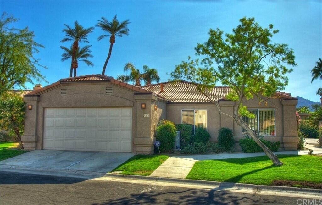 Property Photo: 48111 Via Hermosa CA 92253