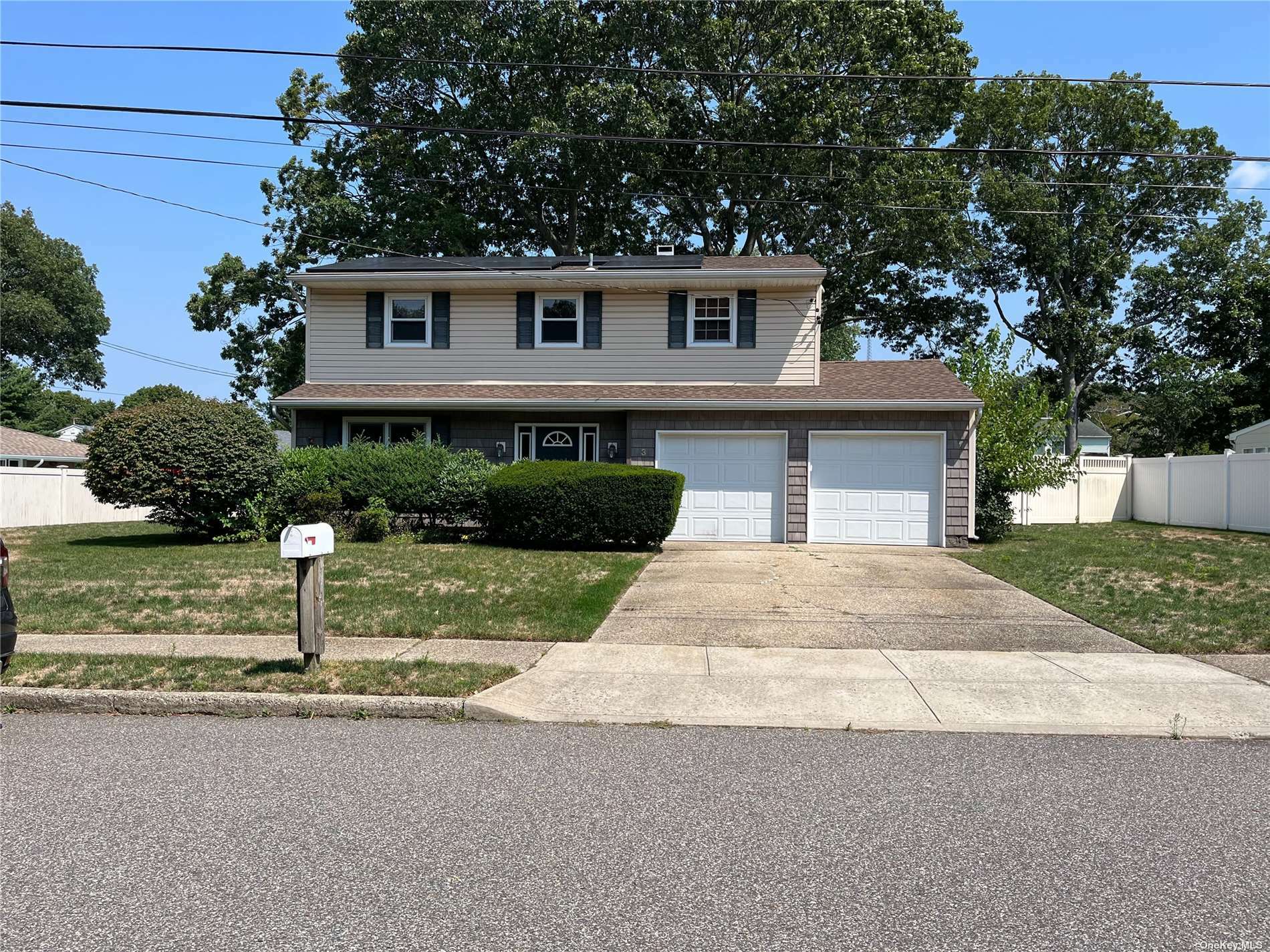 Property Photo:  3 Mueller Drive  NY 11784 