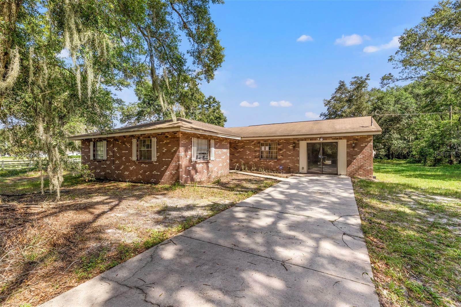 Property Photo:  4304 Bruton Road  FL 33565 