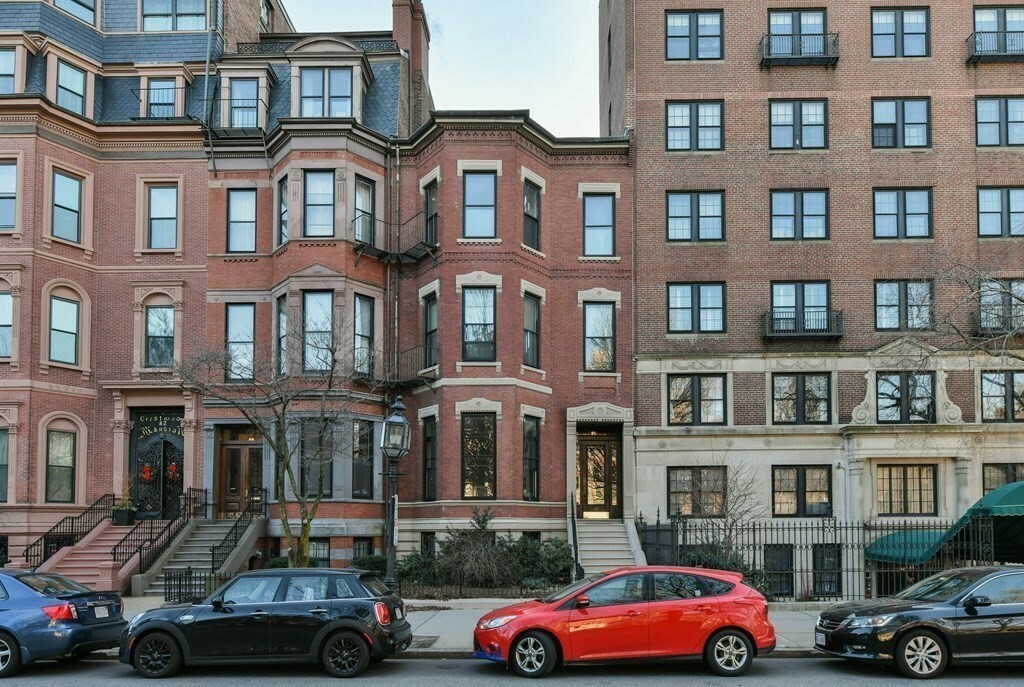 Property Photo:  86 Commonwealth Ave 3R  MA 02116 