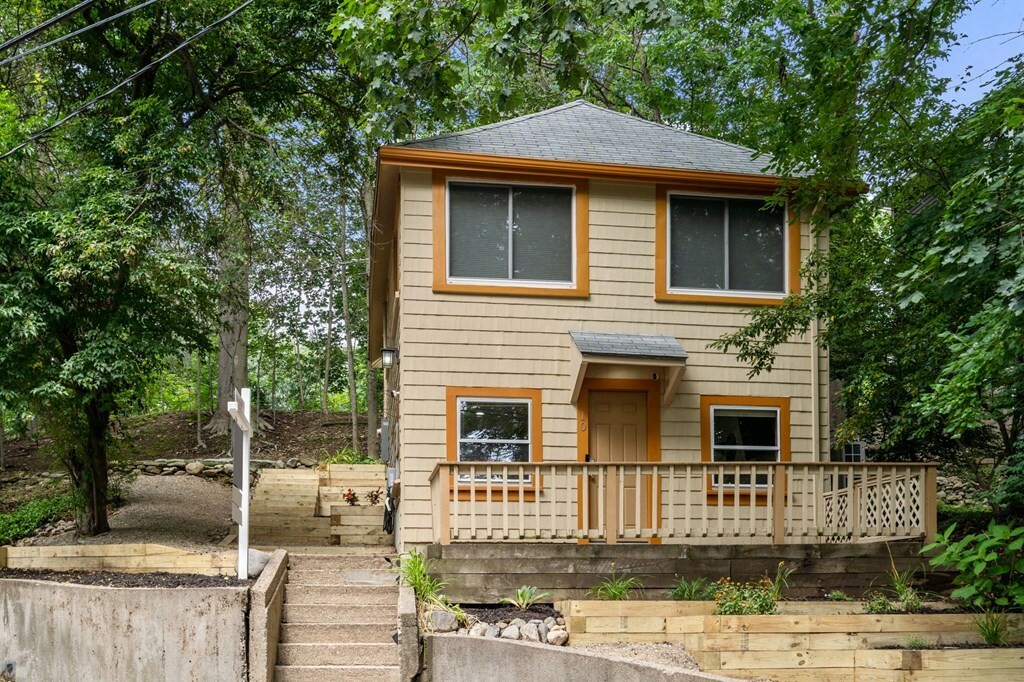 Property Photo:  10 Beech Rd.  MA 01778 