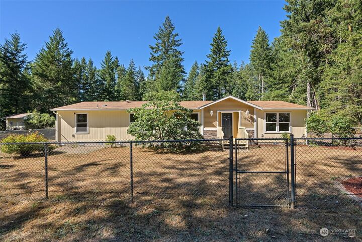 16407 84th Street NW  Lakebay WA 98349 photo