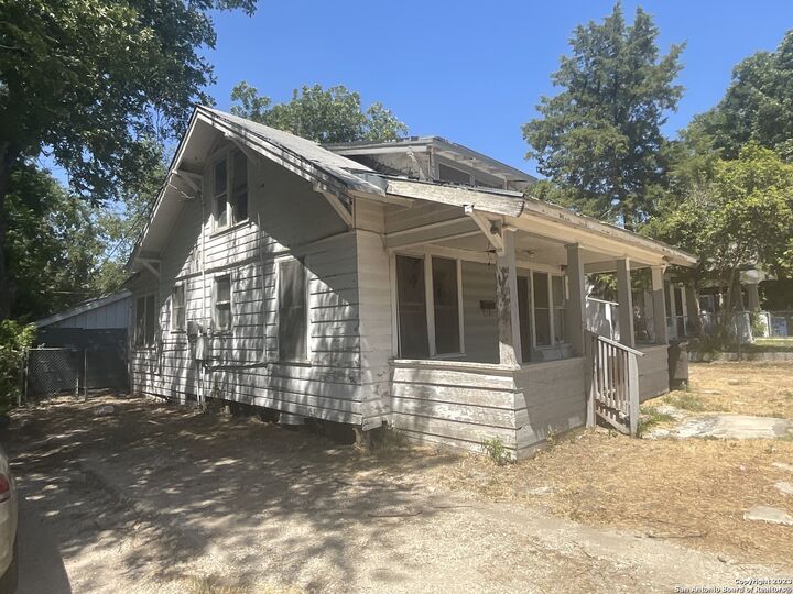 309 Mount Vernon Ct  San Antonio TX 78223 photo