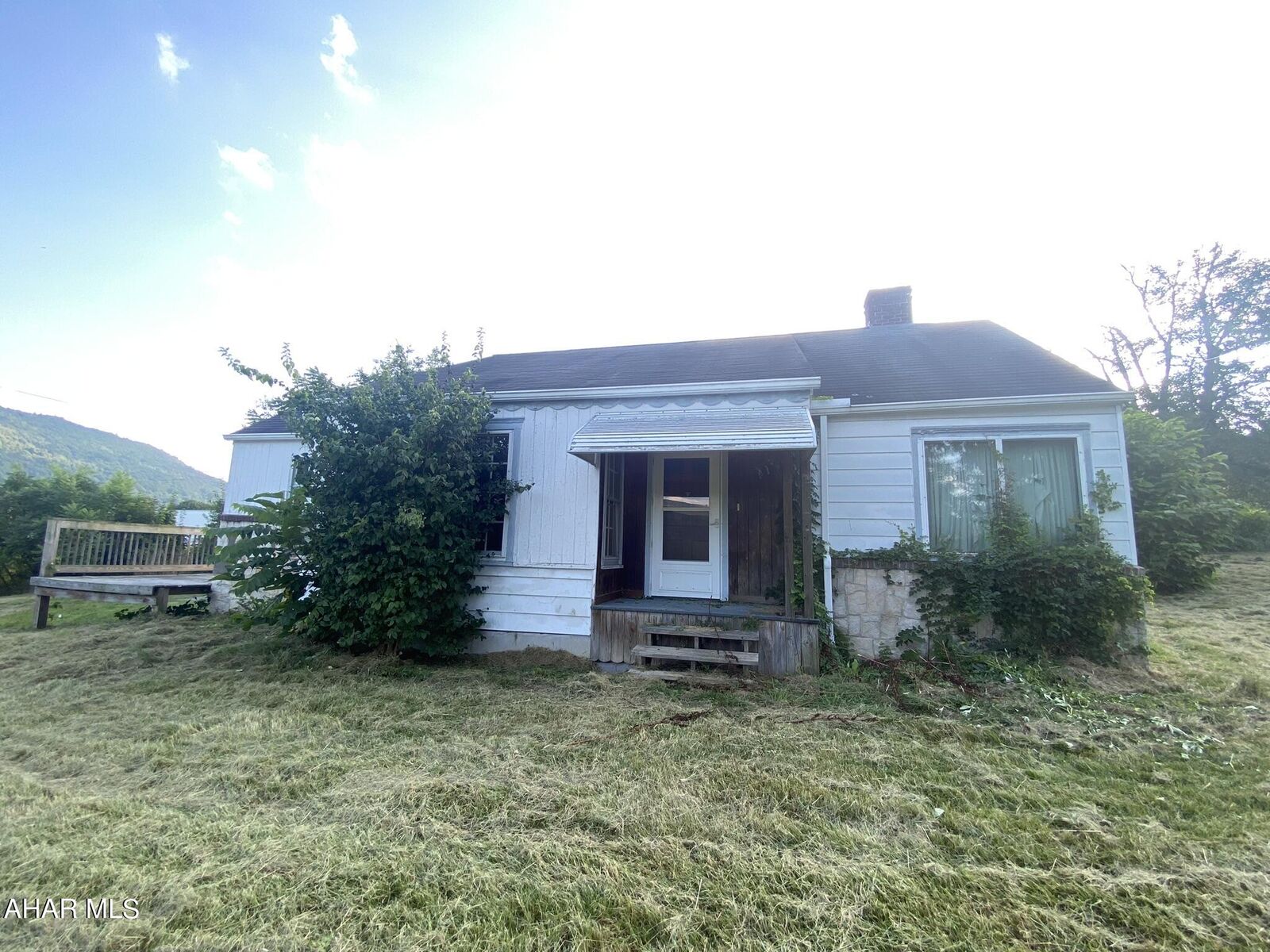 Property Photo: 193 Chalybeate Road PA 15522