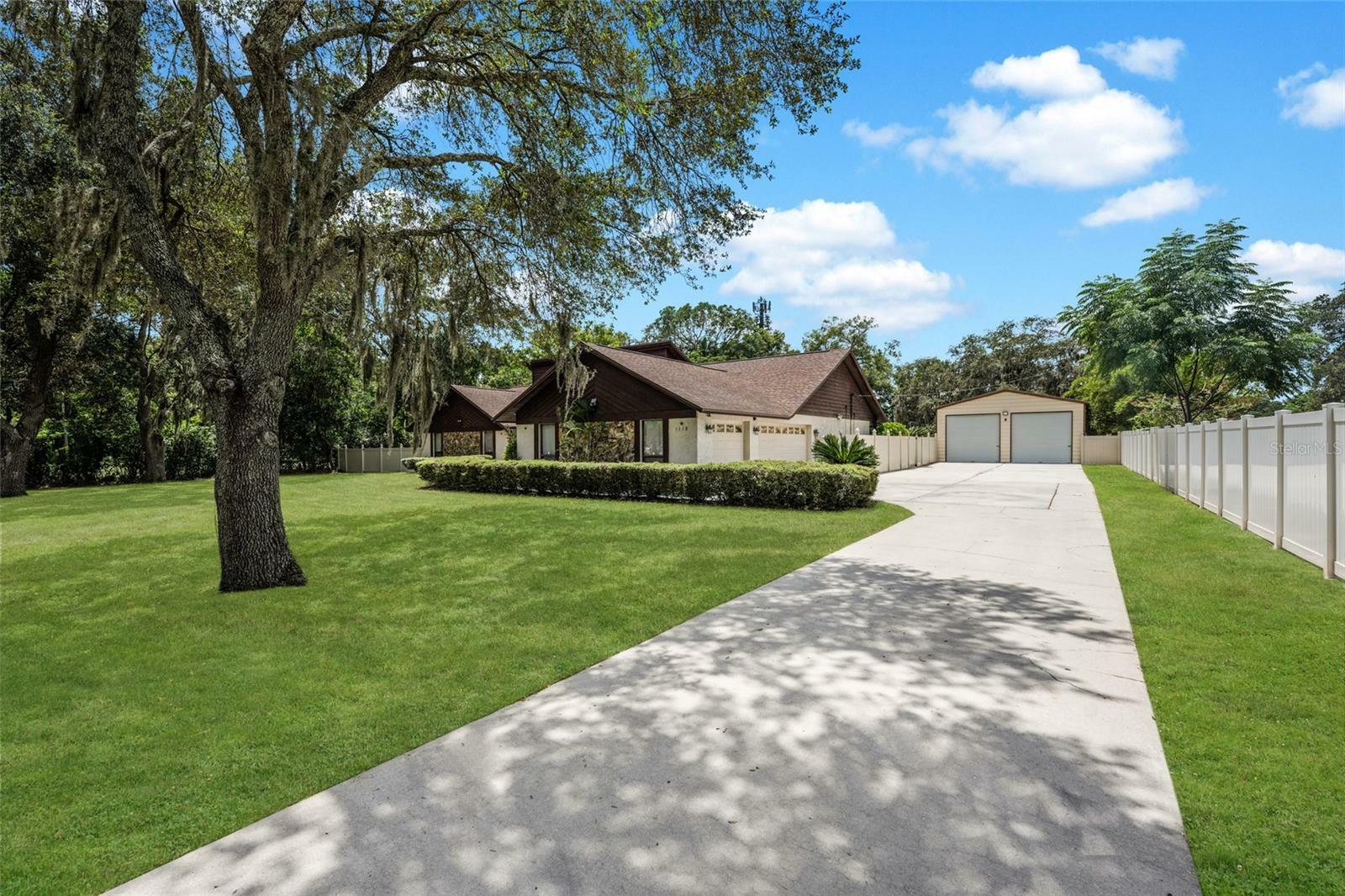 Property Photo: 1118 Telfair Road FL 33510