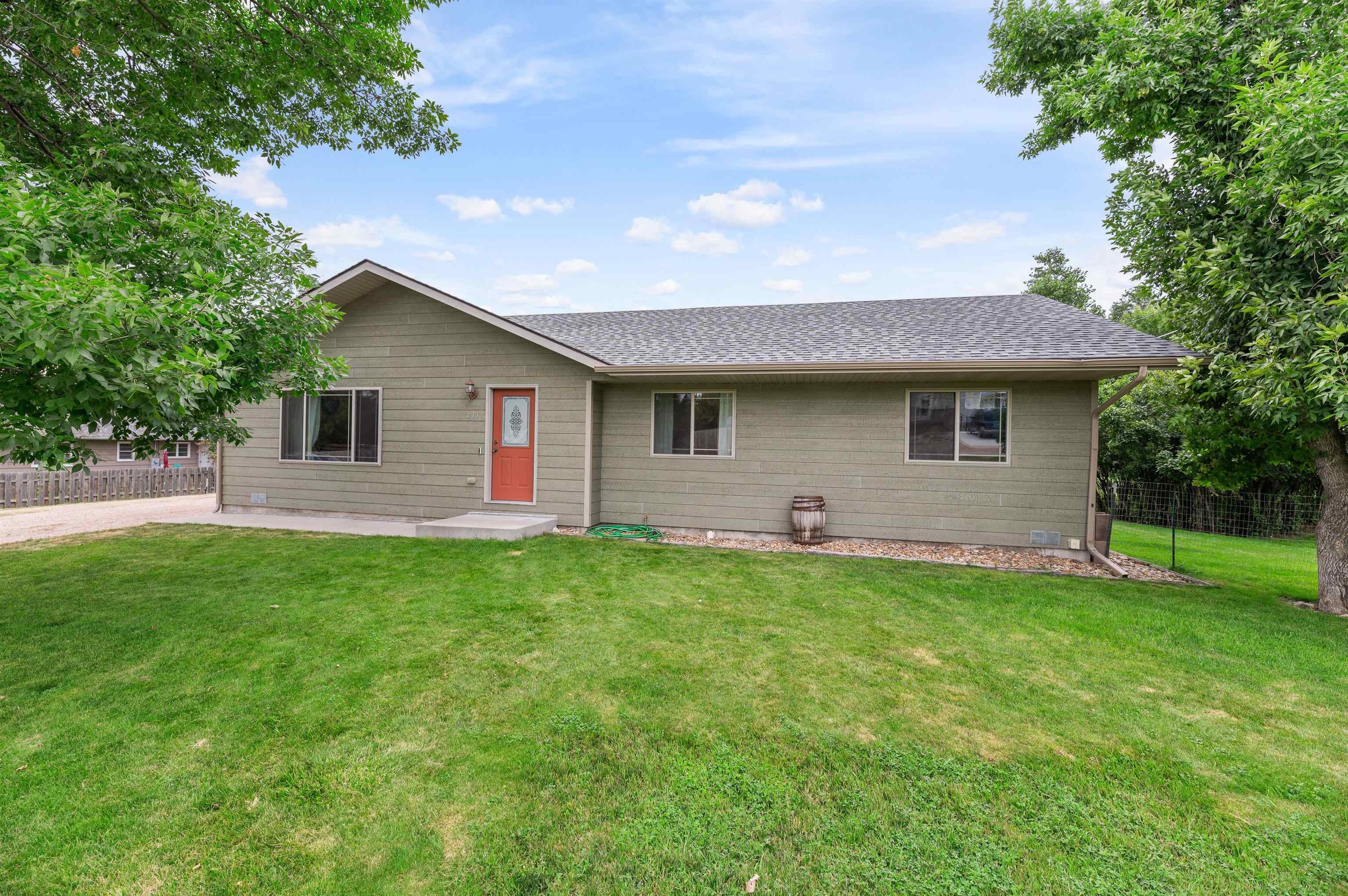 Property Photo:  433 7th Street  SD 57785 