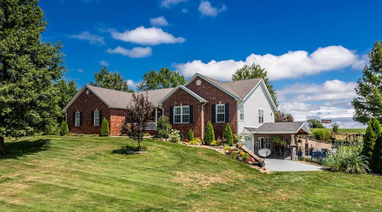 Property Photo:  15234 Roberts Lane  IL 62022 