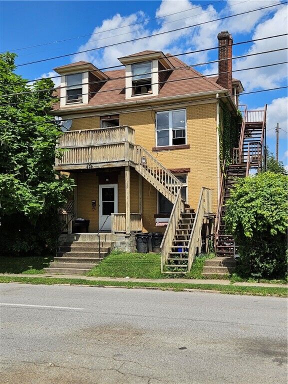 Property Photo:  434 W Cunningham St  PA 16001 