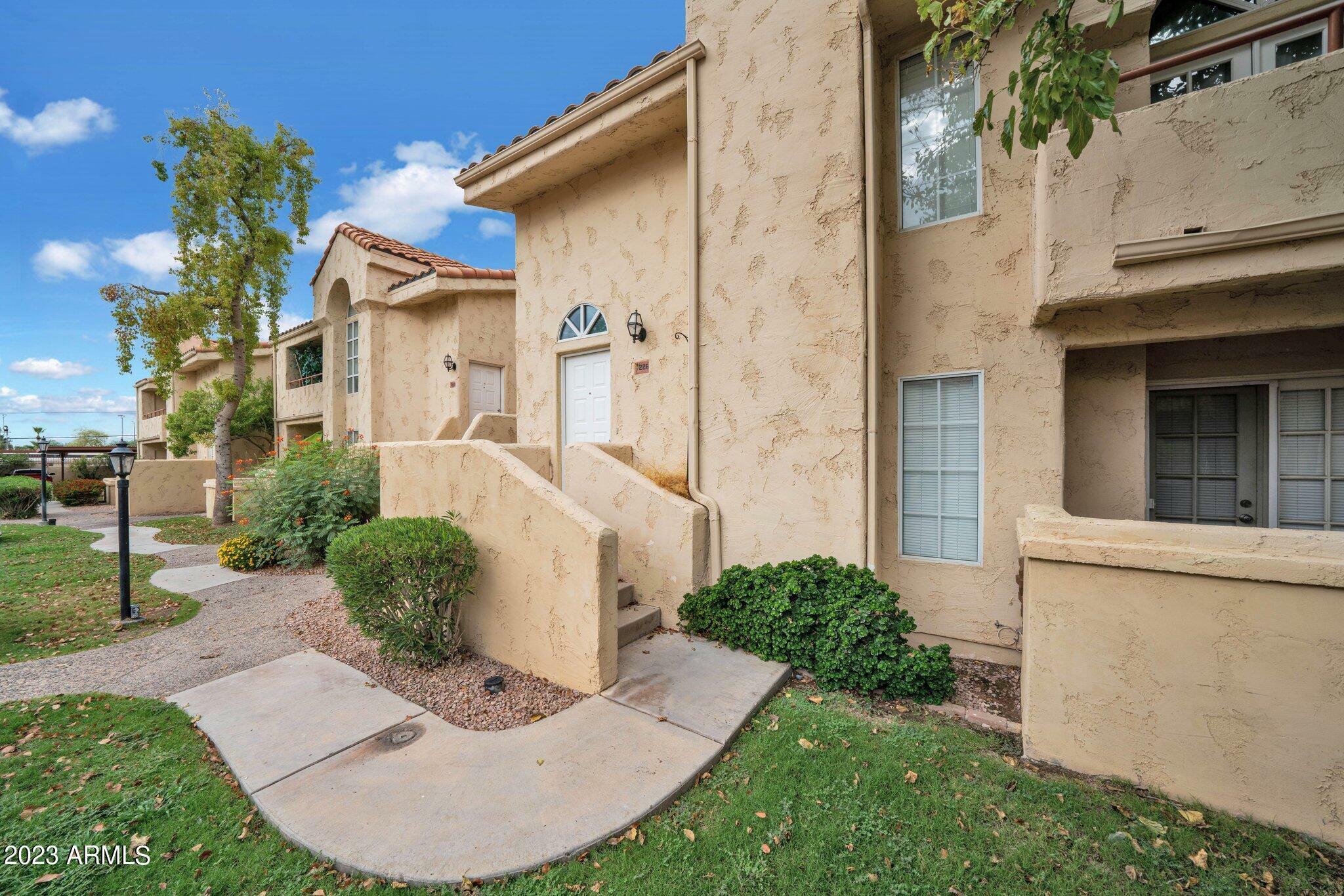 Property Photo:  1333 E Morten Avenue 226  AZ 85020 