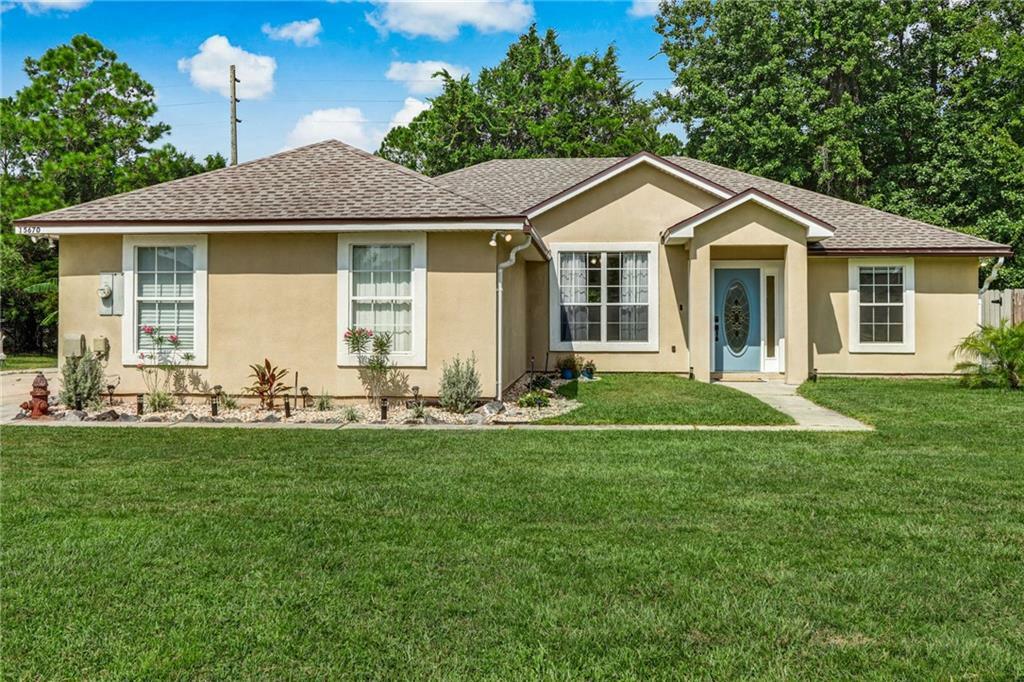 Property Photo:  15670 Moss Hollow Drive  FL 32218 