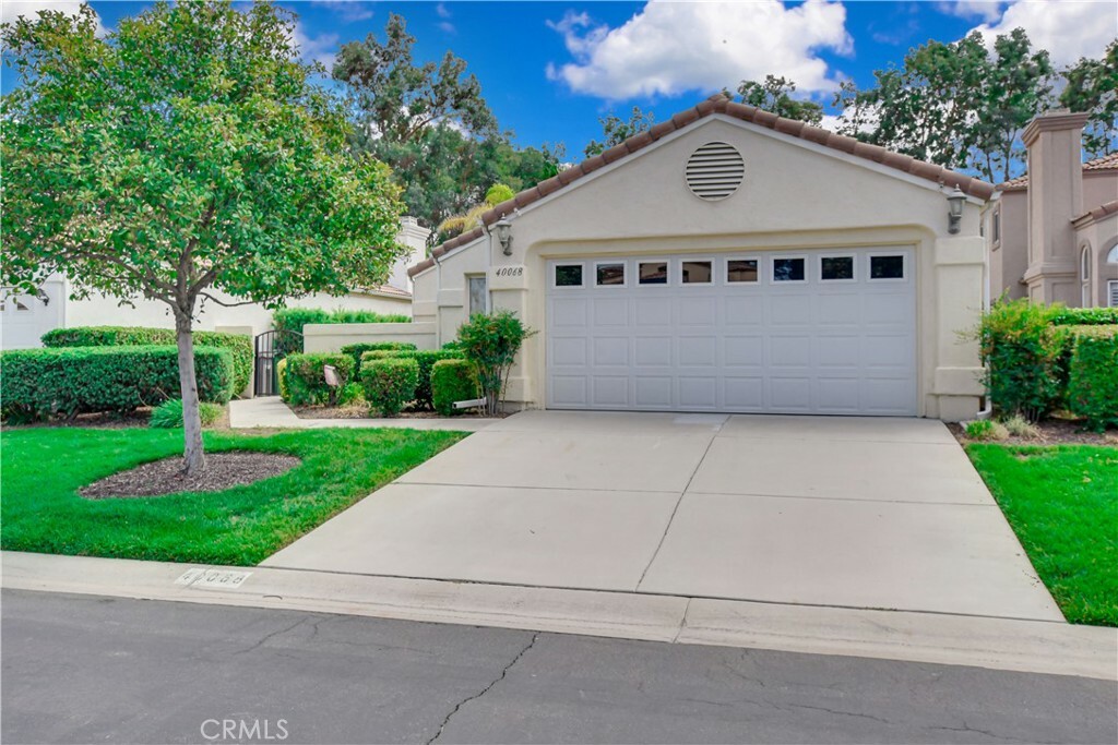 Property Photo: 40068 Corte Lorca CA 92562