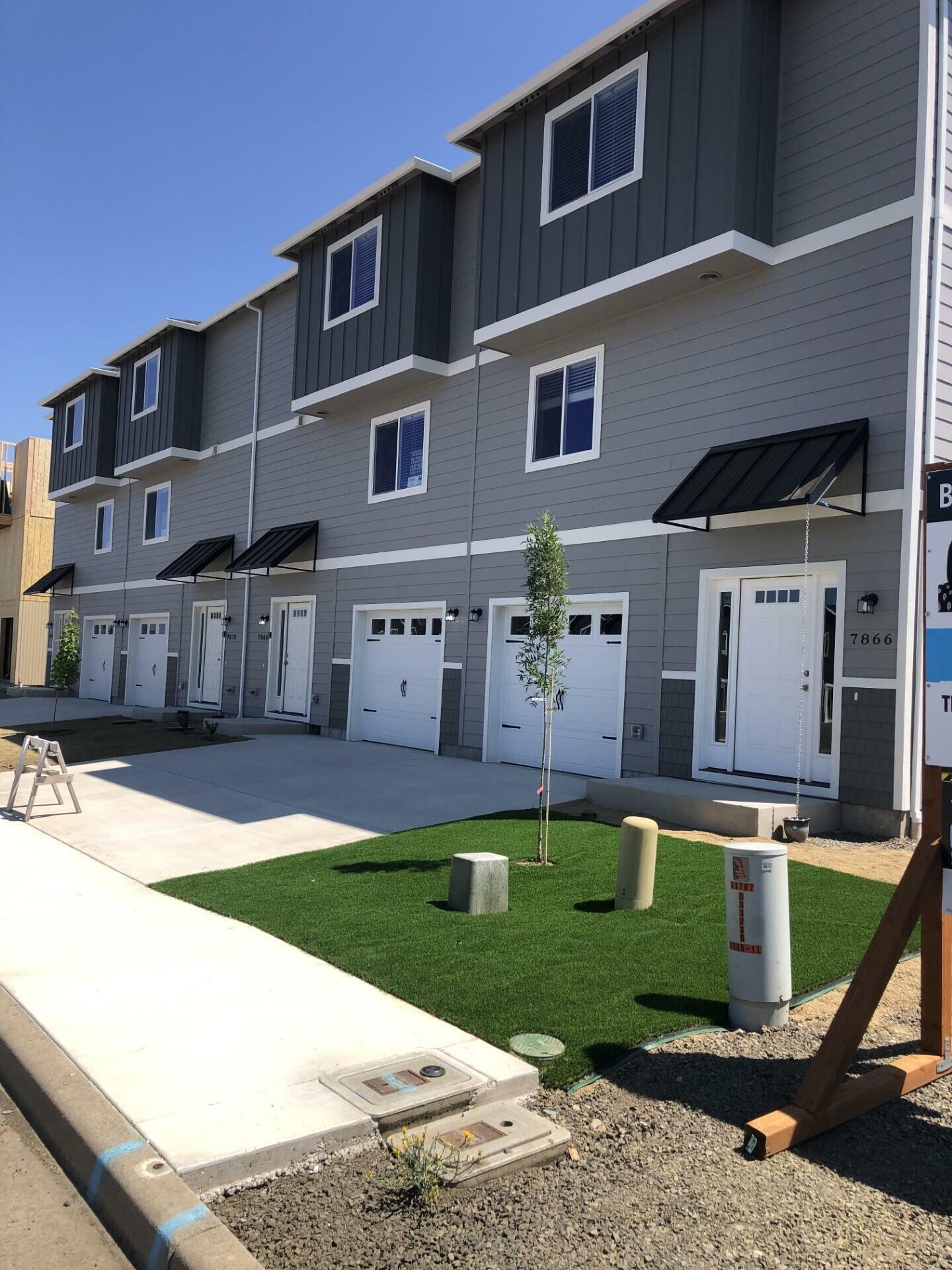 Property Photo: 7878 28th Street 4183 OR 97503