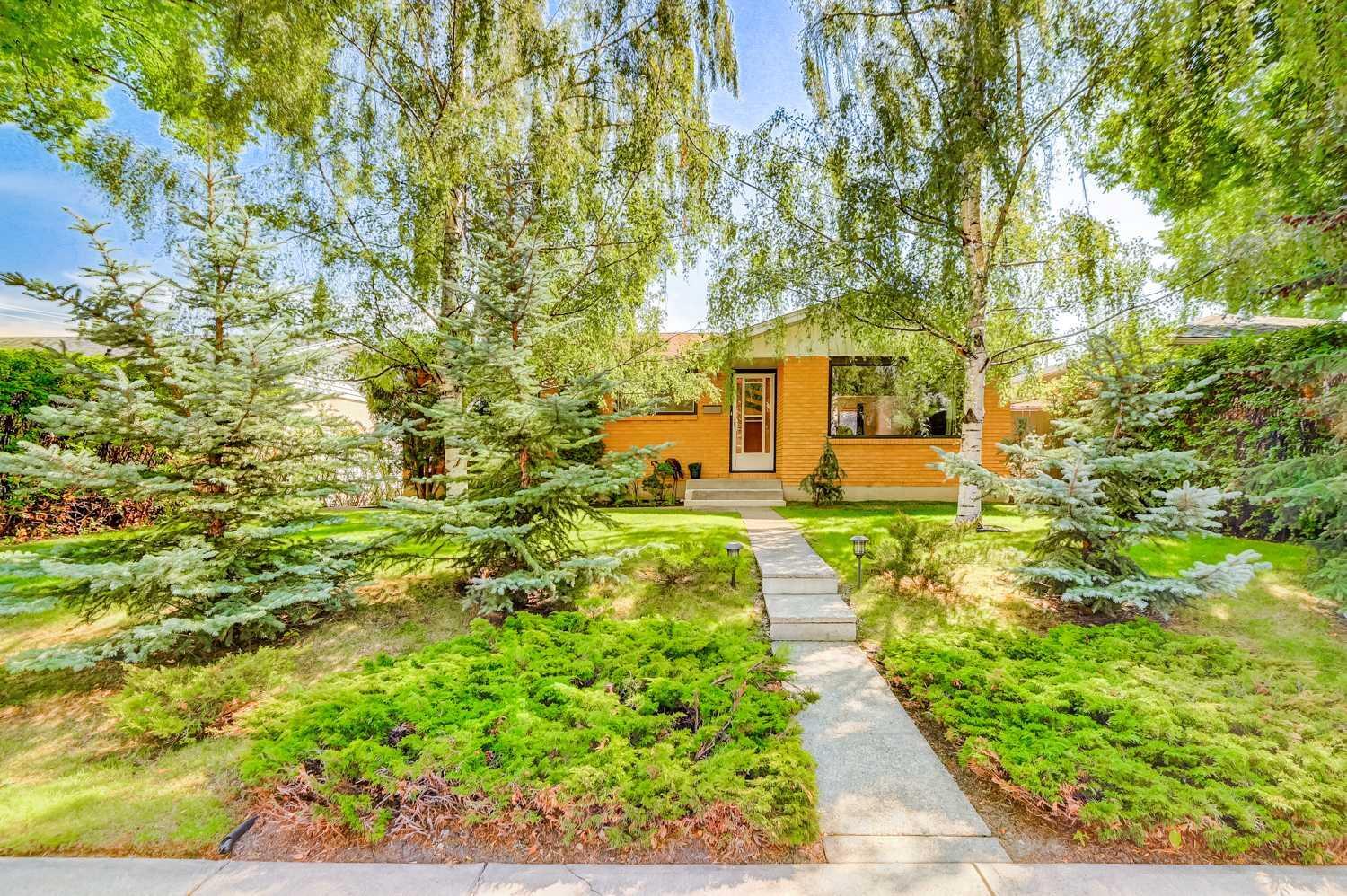 Property Photo: 10 Butler Crescent NW AB T2L 1K3