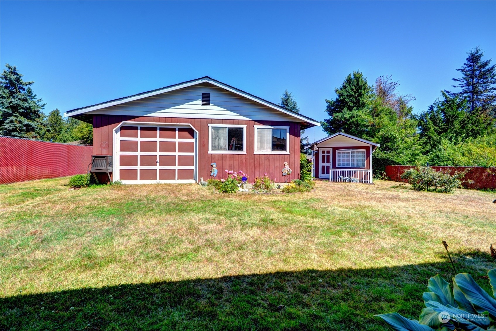 Property Photo:  503 Rose Way  WA 98203 