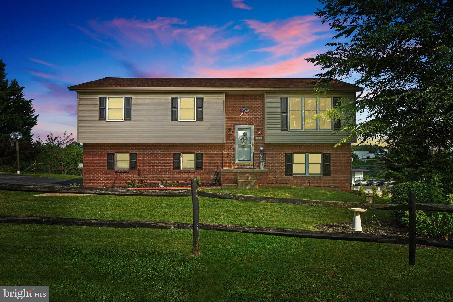 Property Photo:  60 Finch Drive  PA 17404 