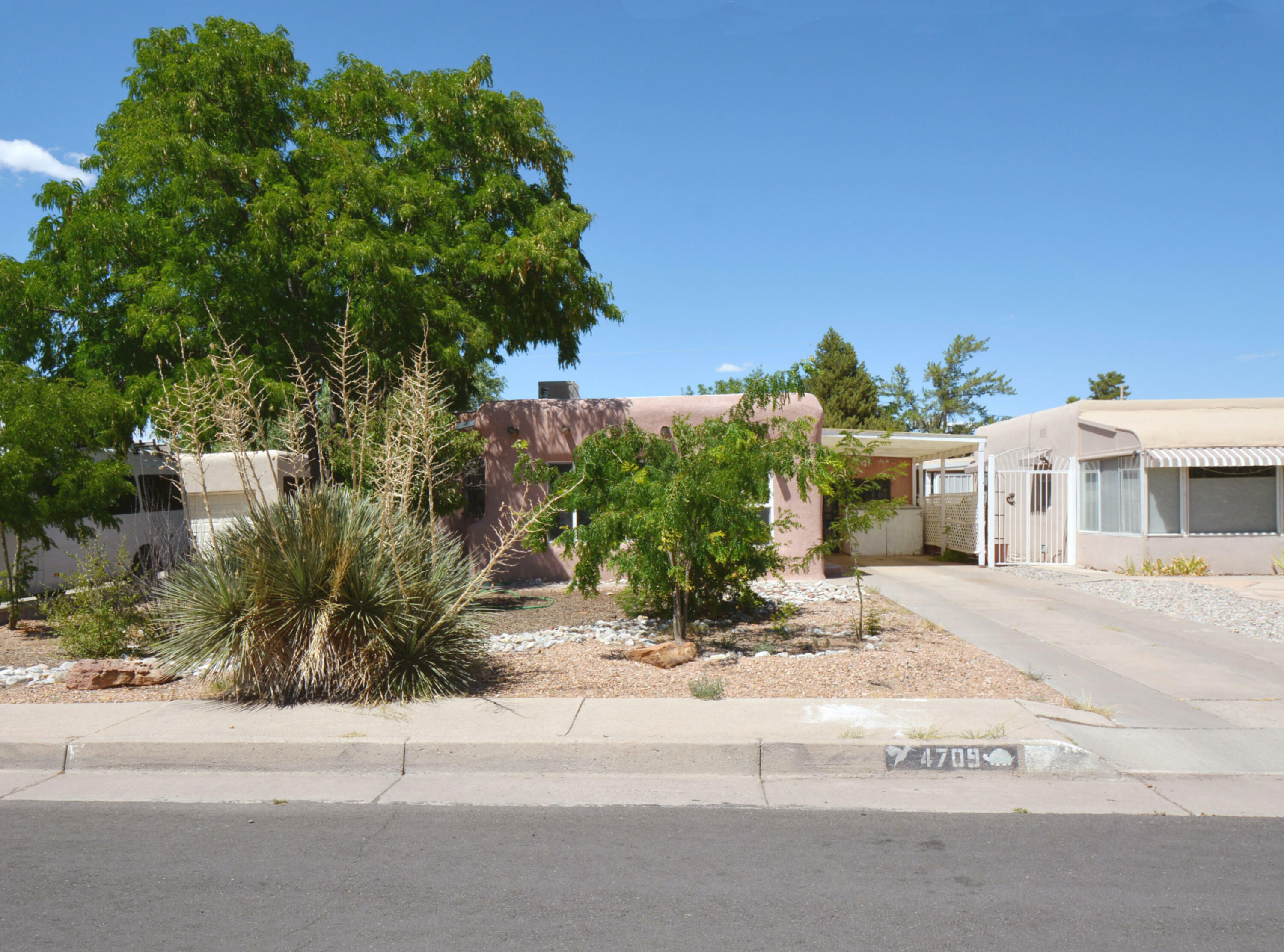 4709 Pershing Avenue SE  Albuquerque NM 87108 photo