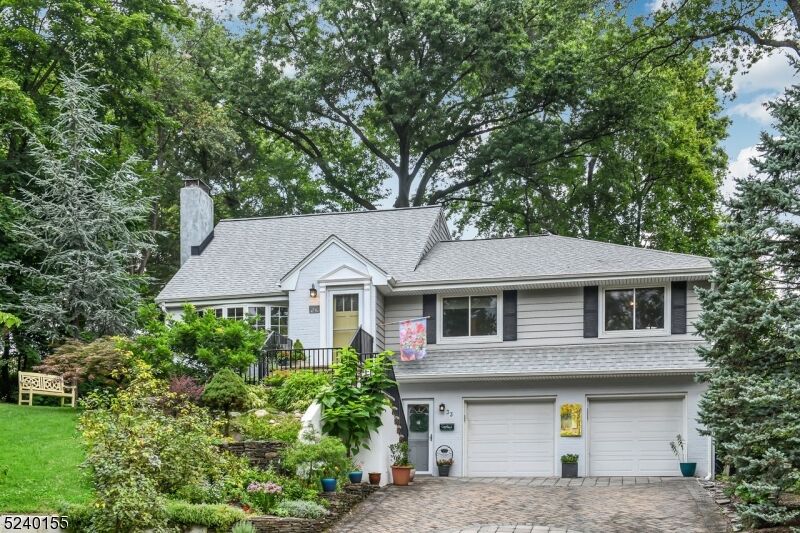 Property Photo:  33 Goodviet Pl  NJ 07452 
