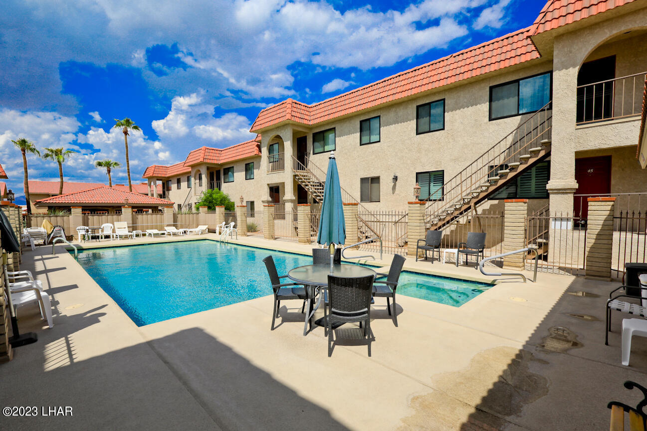 Property Photo: 2085 Mesquite Ave 7 AZ 86403