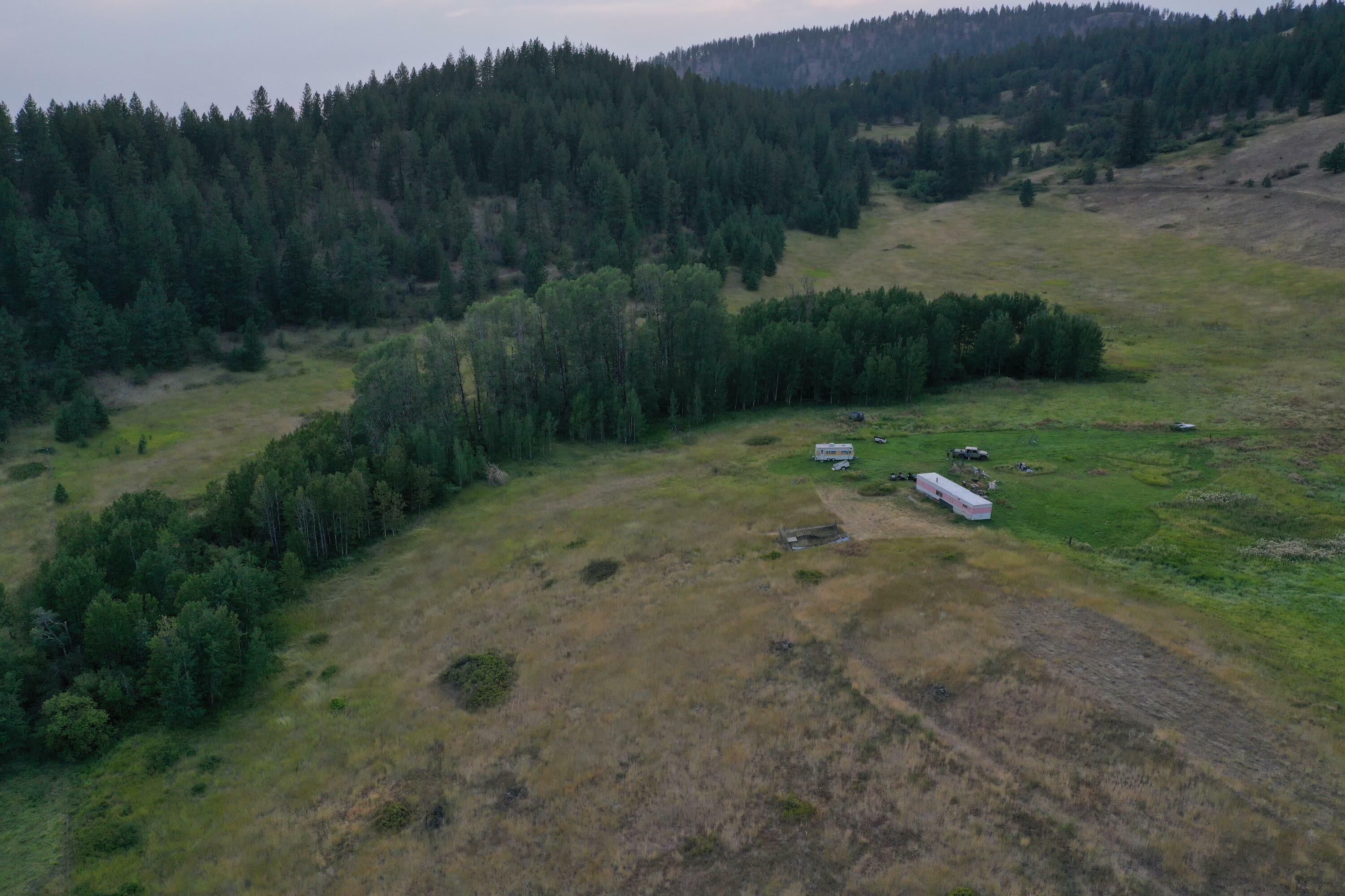 Property Photo:  639X Selder Rd  WA 99137 