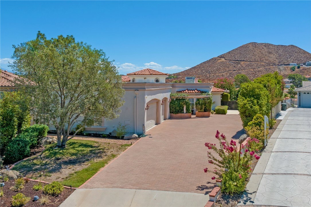 Property Photo: 22940 San Joaquin Drive CA 92587
