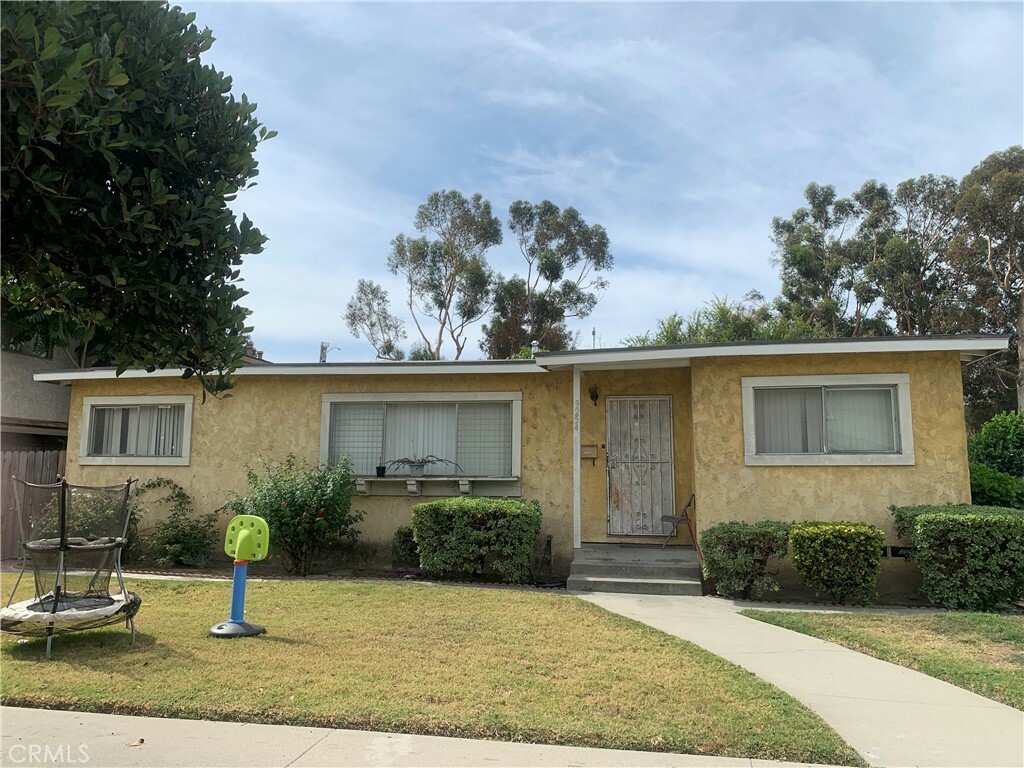 Property Photo: 9254 Park Street CA 90706