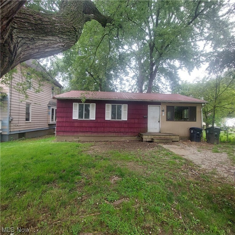 Property Photo: 716 Fouse Avenue OH 44310