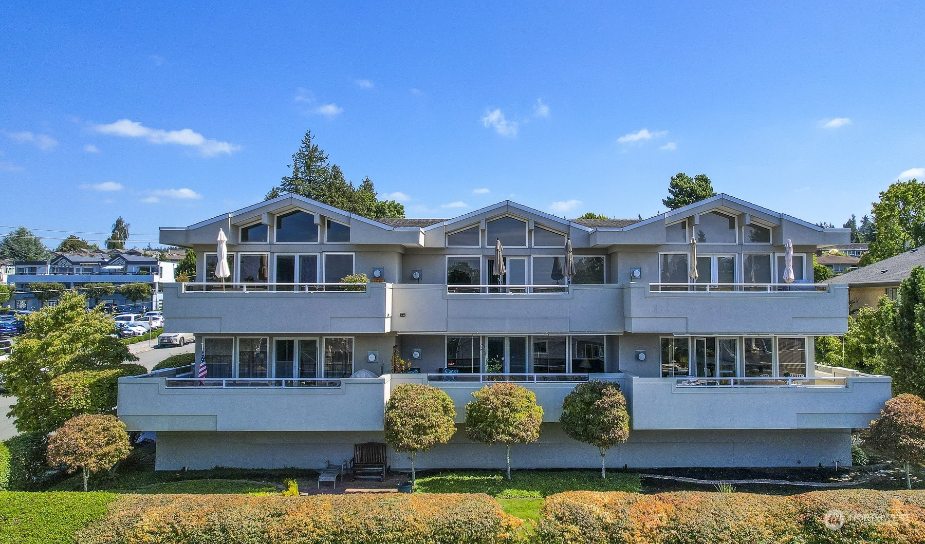 Property Photo:  400 Howell Way 103  WA 98020 