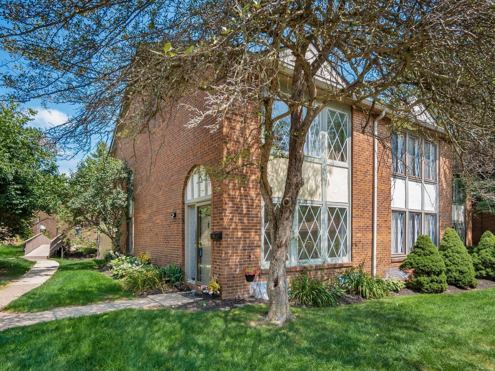 Property Photo: 3280 Valley S Lane OH 43231