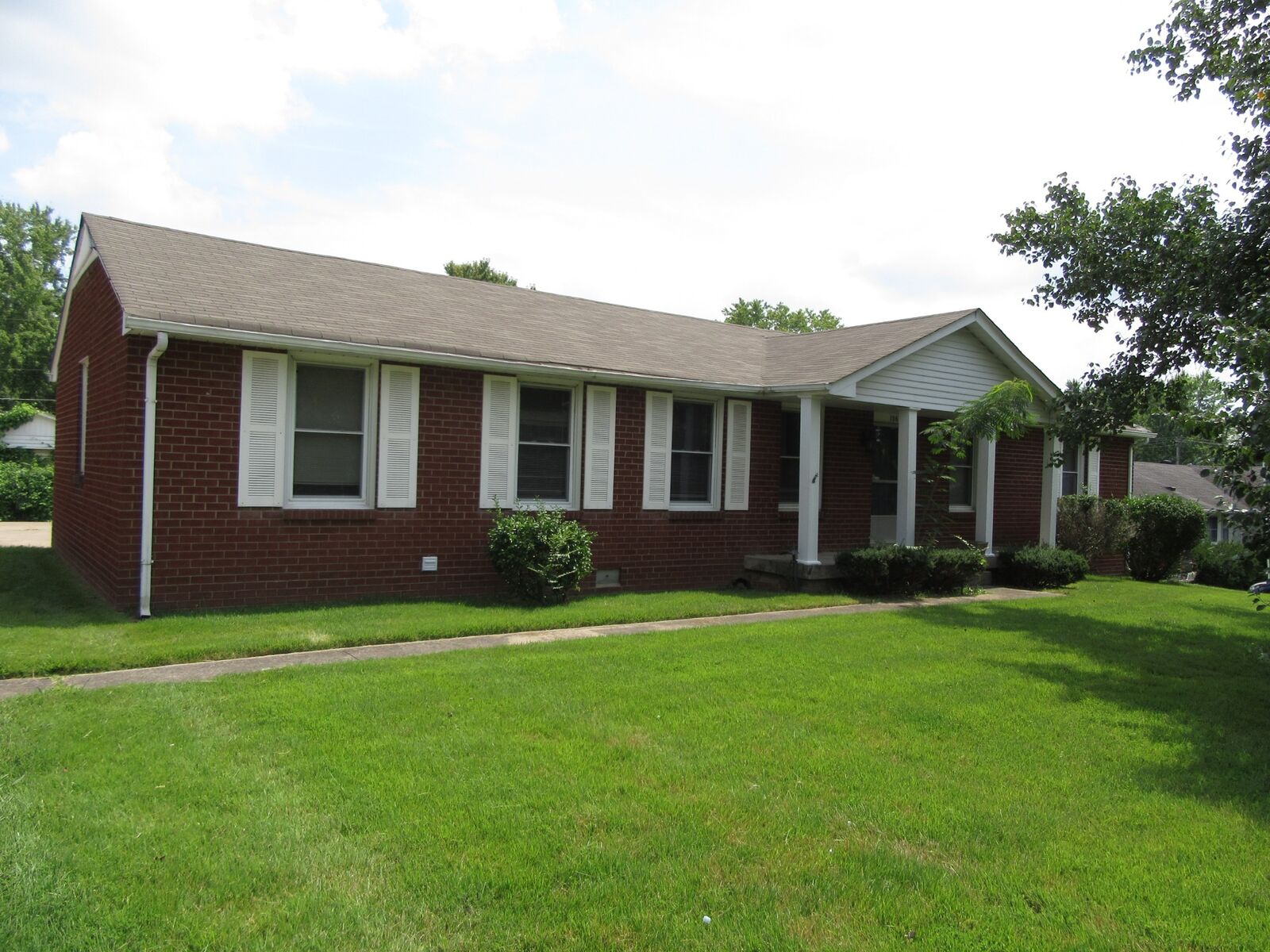 Property Photo: 106 Lady Marion Dr TN 37042