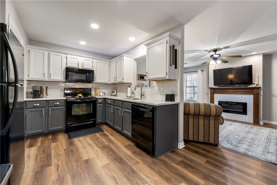 Property Photo: 4048 Glenstone Terrace D AR 72762