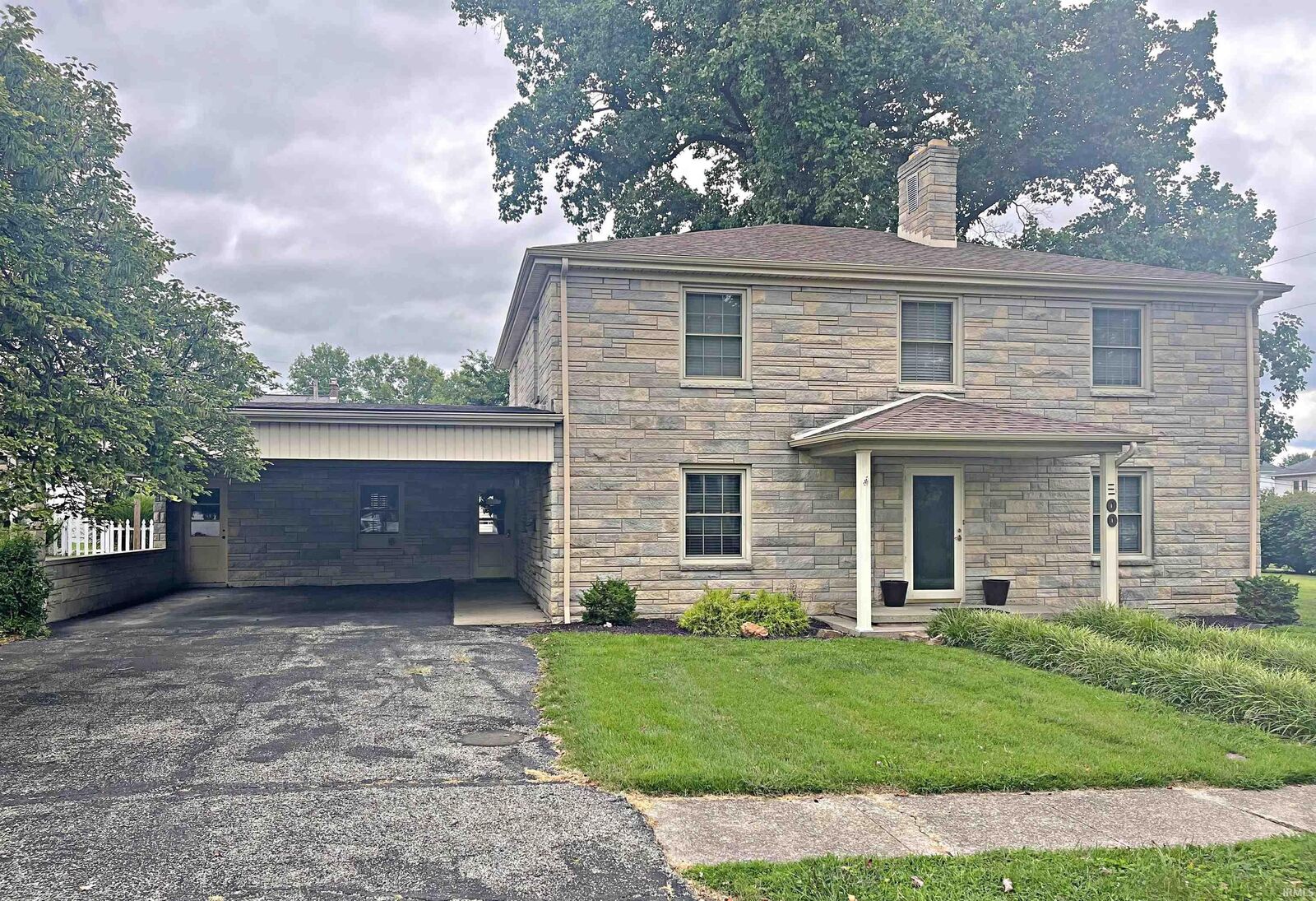 Property Photo: 800 E Walnut Street IN 47501