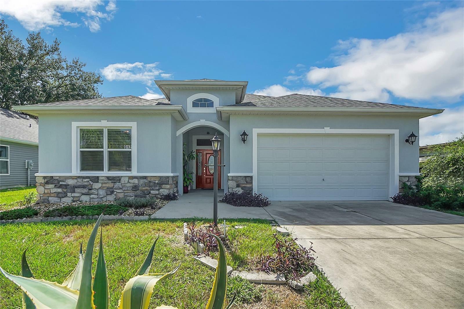 Property Photo:  912 Silver Oak Avenue  FL 32159 