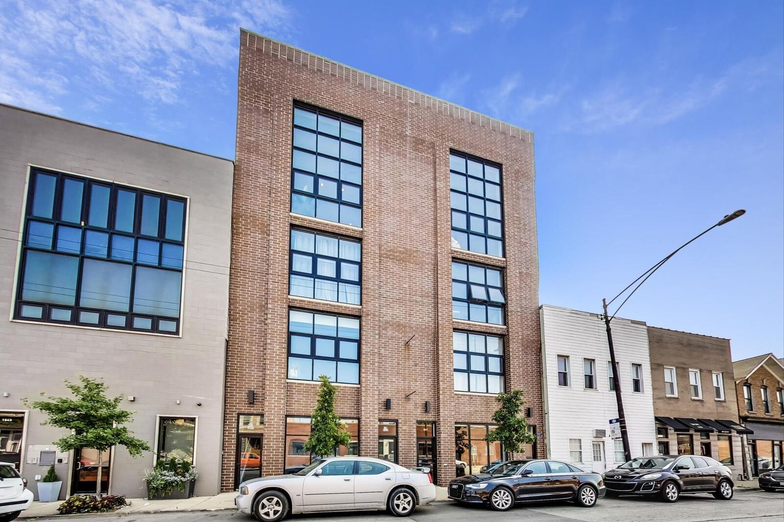 Property Photo: 1845 W Grand Avenue 3 IL 60622