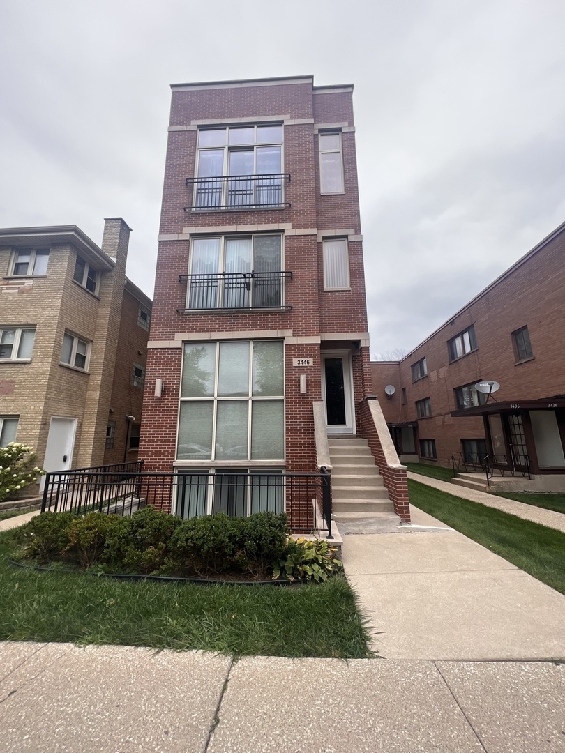 3446 W Bryn Mawr Avenue 3  Chicago IL 60659 photo