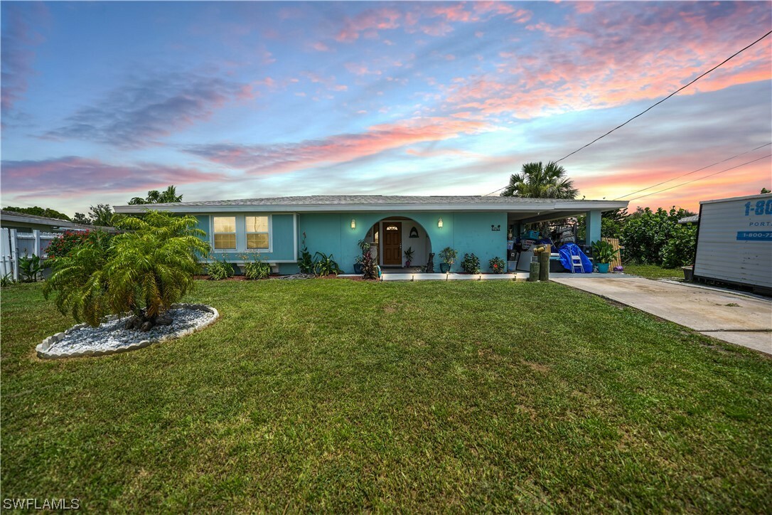 Property Photo:  1652 Hayworth Road  FL 33952 