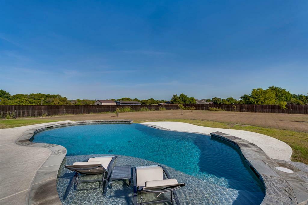 Property Photo:  609 E Highland Road  TX 75154 