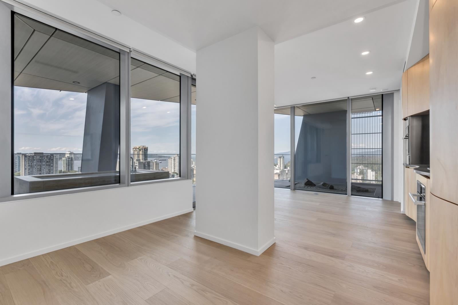 Property Photo: 1568 Alberni Street 2301 BC V6G1A5