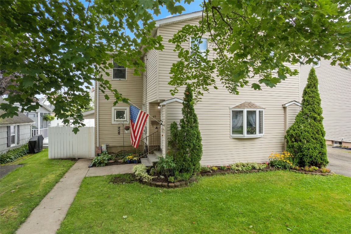 Property Photo:  17 Rochelle Road  NY 13901 