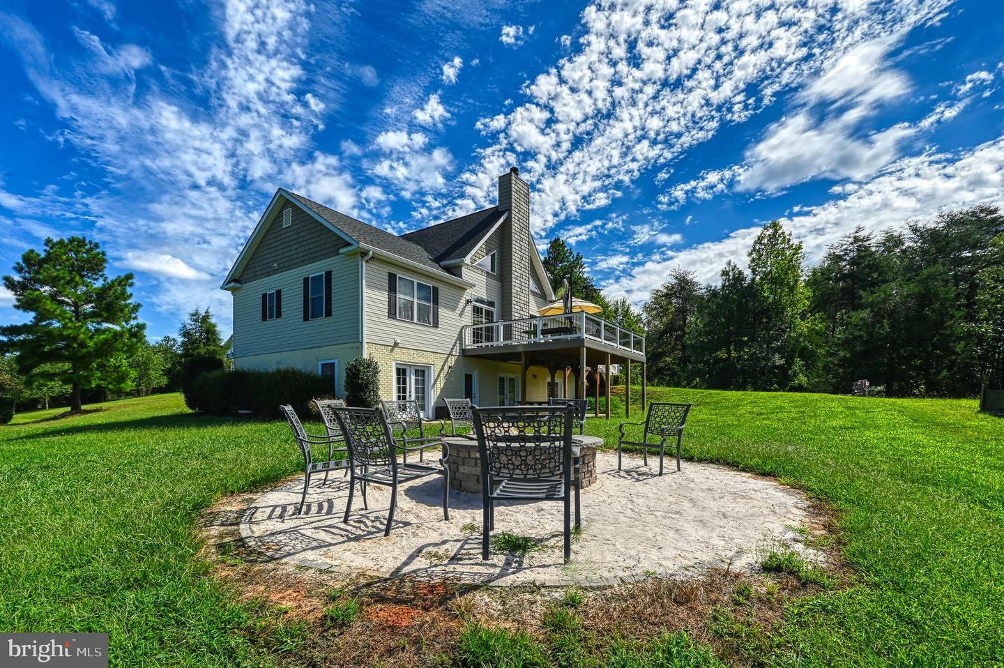 Property Photo: 6321 Stubbs Cove Lane VA 22551