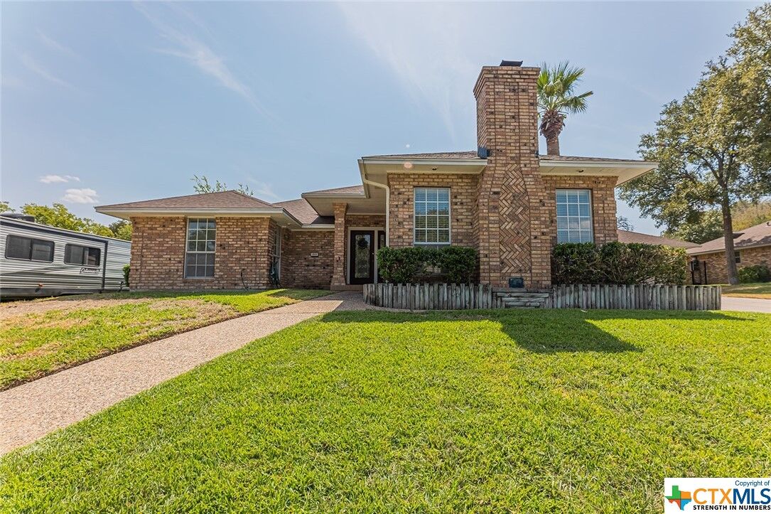 Property Photo: 1909 Elk Trail TX 76548