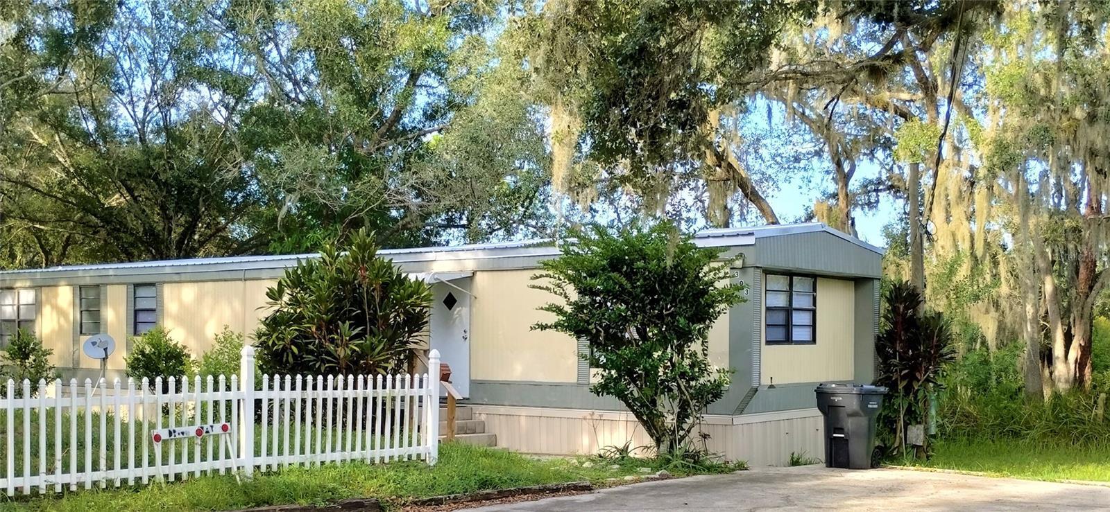 Property Photo:  303 Eagle Lake Loop Road W  FL 33880 