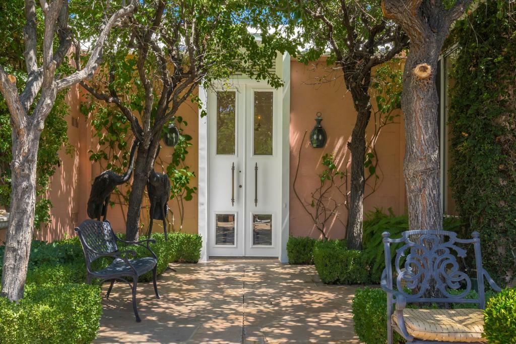 Property Photo: 46940 Somia Court CA 92260