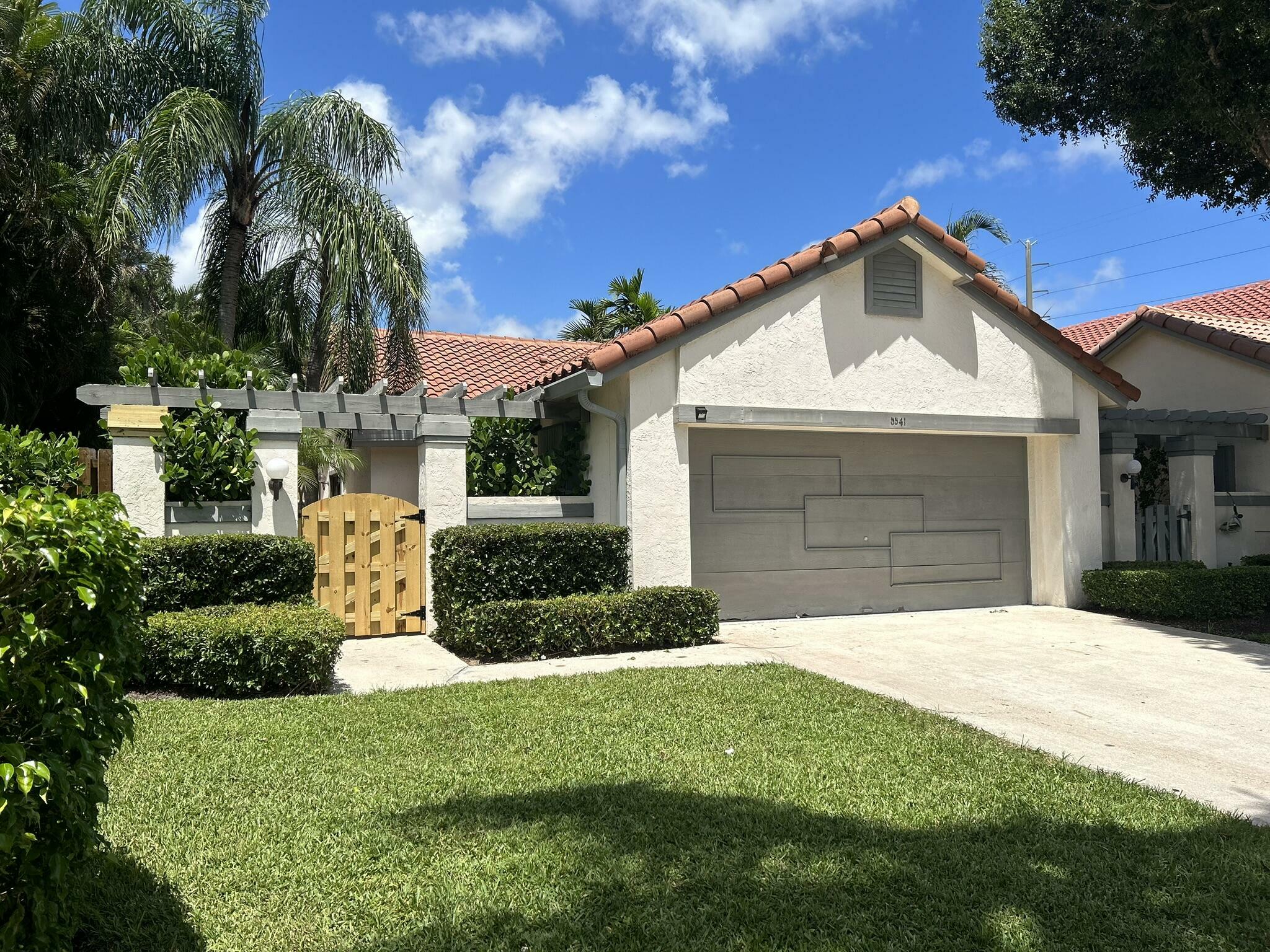 Property Photo:  5541 Croydon Court  FL 33486 