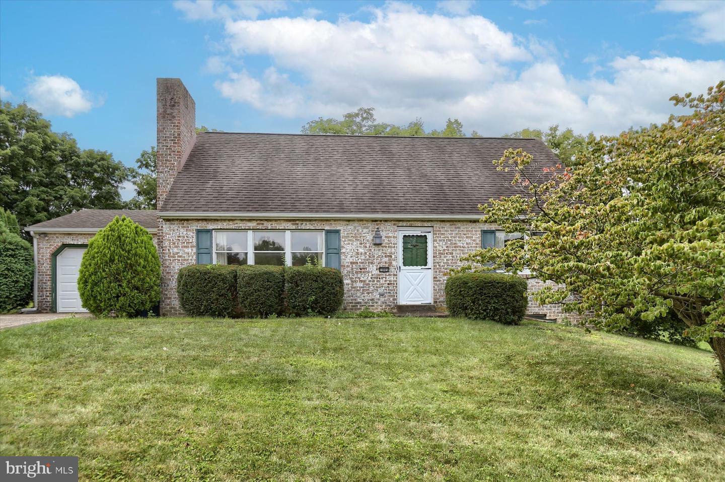 Property Photo: 1005 Sheffield Avenue PA 17055