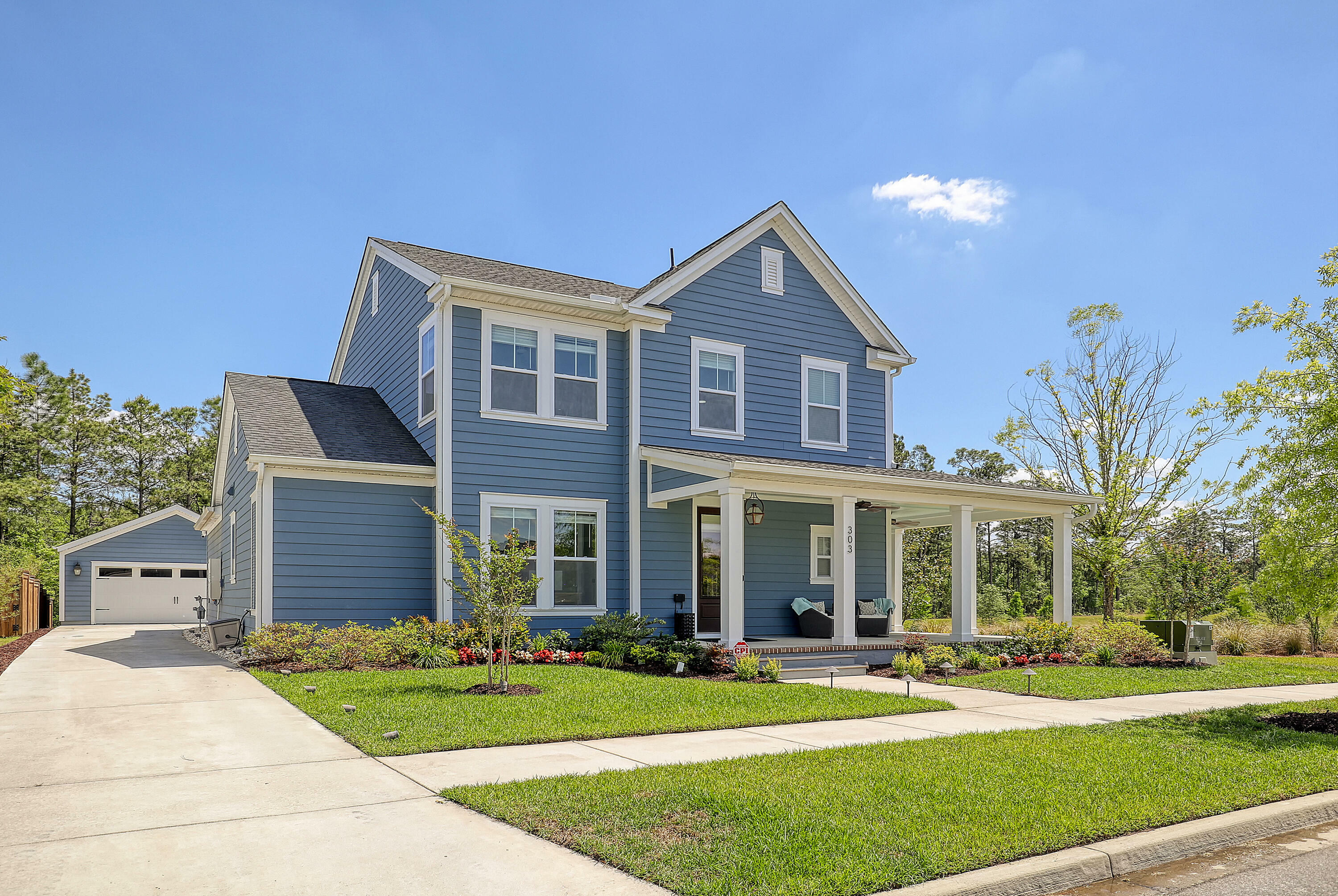 Property Photo:  303 Great Lawn Drive  SC 29486 