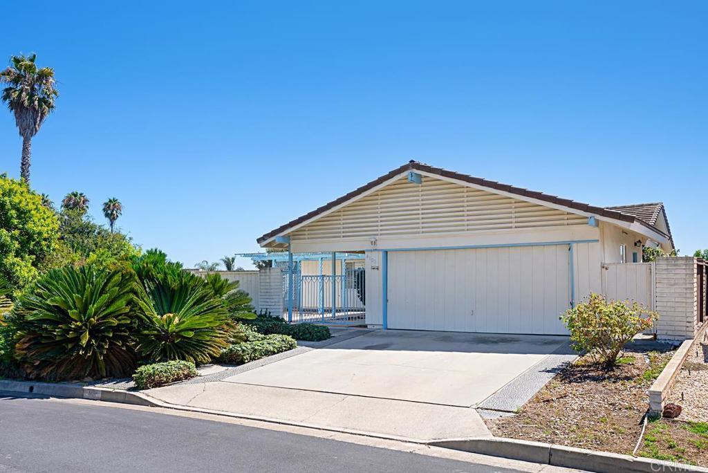Property Photo: 4101 Calle Mayo CA 92673