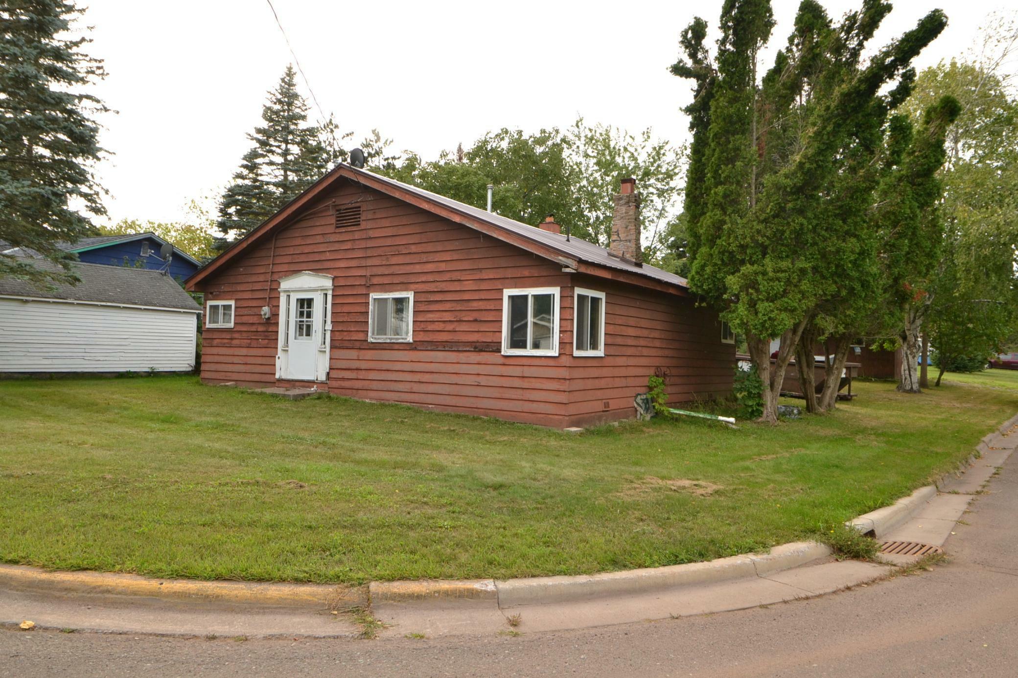 Property Photo:  705 Park Avenue  MN 55072 