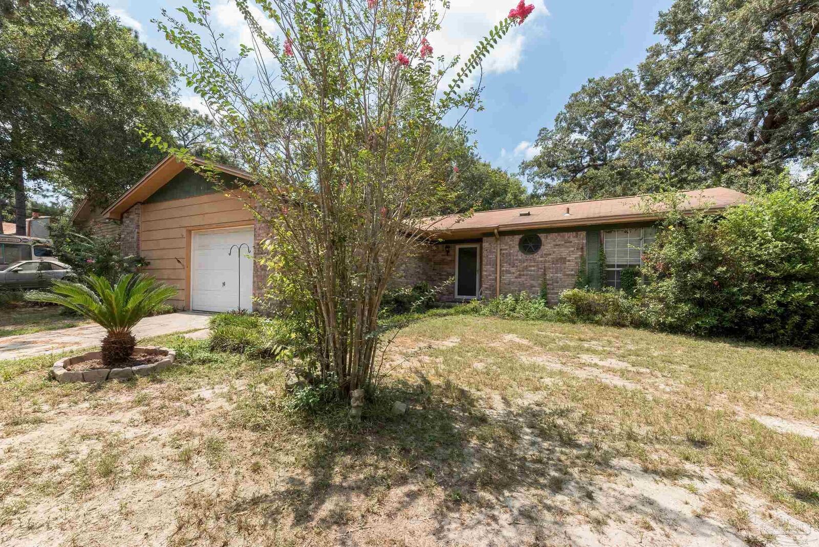 Property Photo:  6059 Somerset Dr  FL 32526 